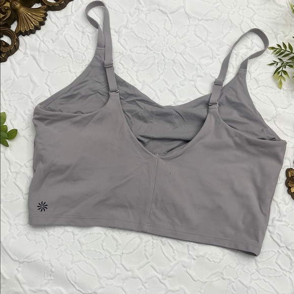 Athleta Sports Bra size medium - Picture 4 of 5
